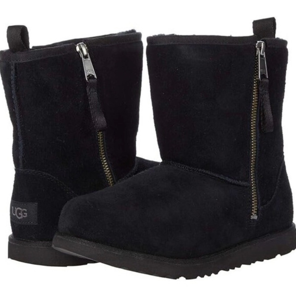 UGG Classic Short Dual Zip II Black Size 5 Kids